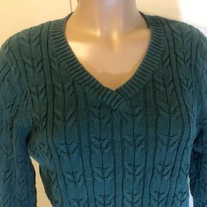 CROFT & BARROW  V neck knit cable  green color Sweater size Medium